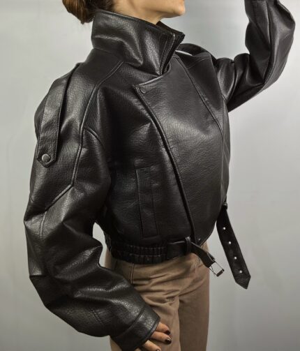 Дамско късо кожено biker яке в наситен кафяв цвят с метални ципове от Next Level