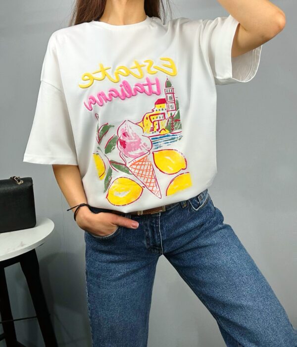 Бяла дамска памучна тениска с цветна щампа Estete Italian от Next Level