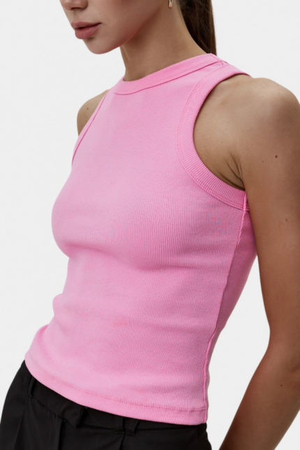 Дамски розов рипсен потник с високо деколте и втален силует Next Level