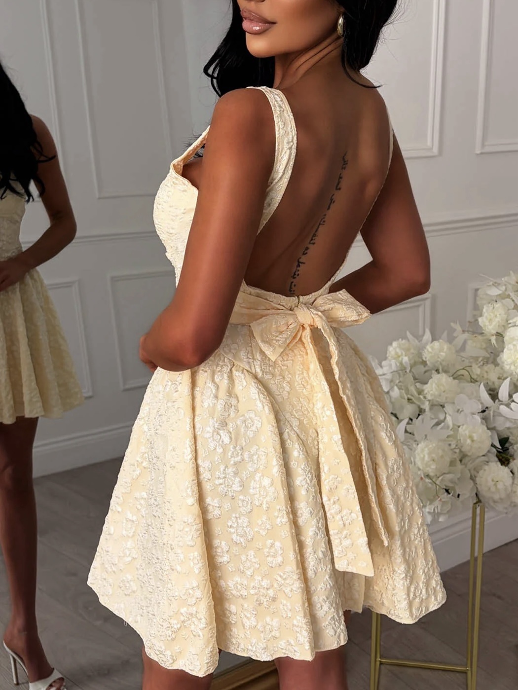 screenshot-94 Дамска жълта рокля SOLEA с релефна текстура – къса разкроена рокля с широки презрамки - Image 1