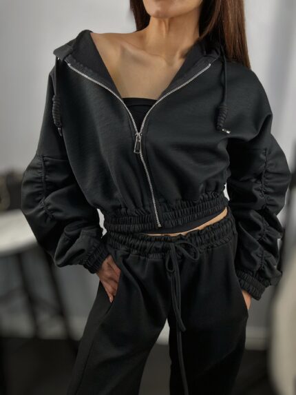 Черен дамски спортен екип от две части с качулка Next Level