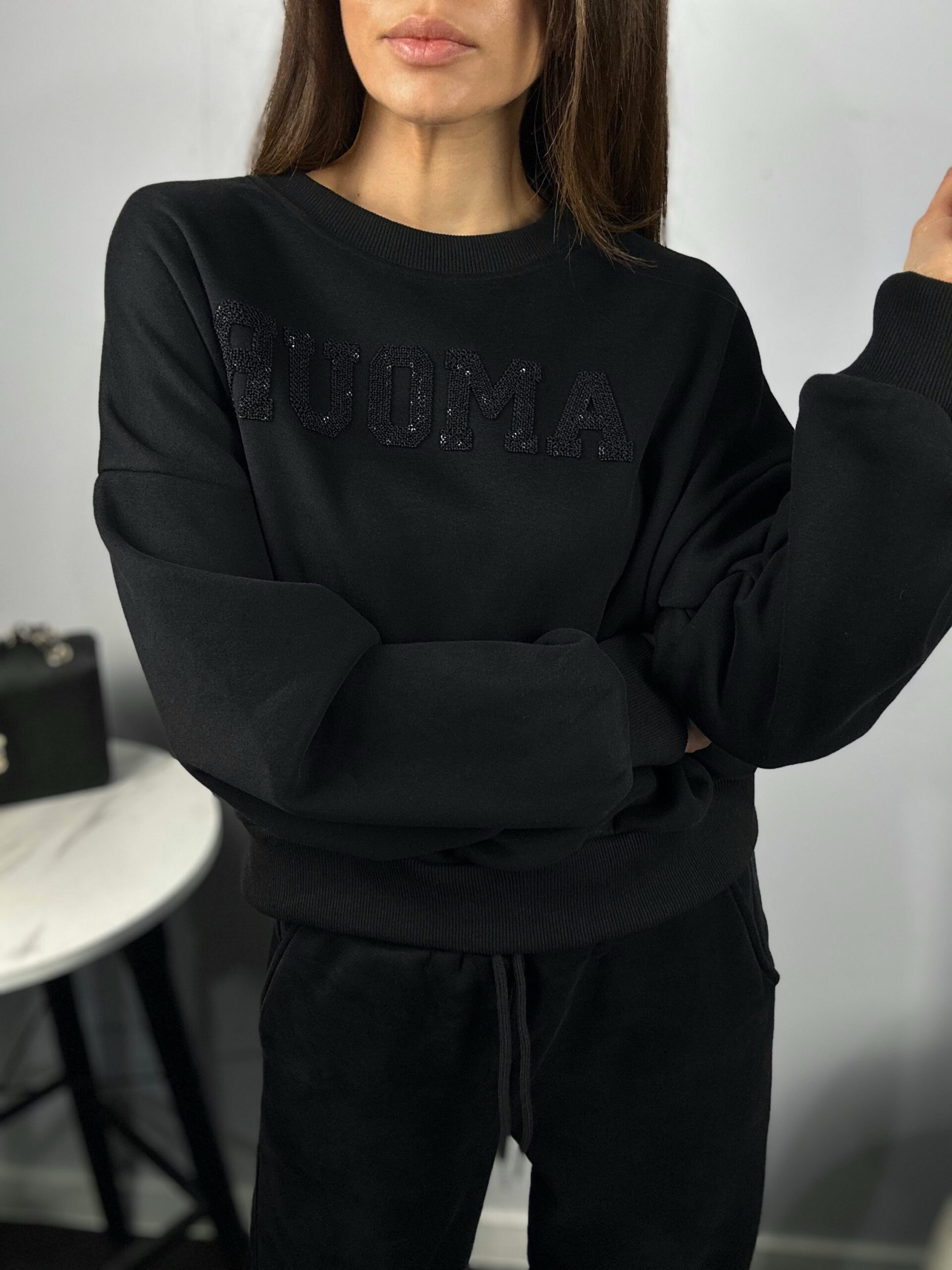 959fd00a-c256-4f7e-af91-2eb083ca690a Черен дамски ватиран комплект с плюшена вътрешна част и пайети AMOUR - Image 1