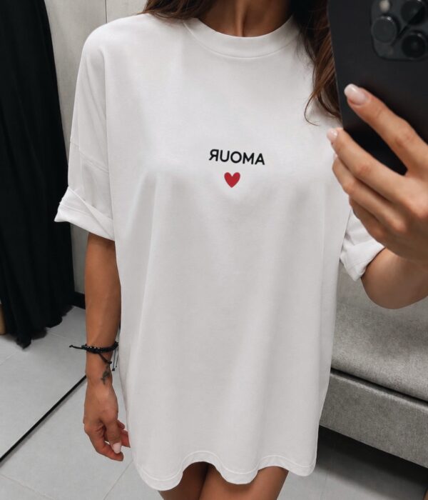 Дълга oversize дамска тениска в бяло с контрастен надпис Amour от Next Level